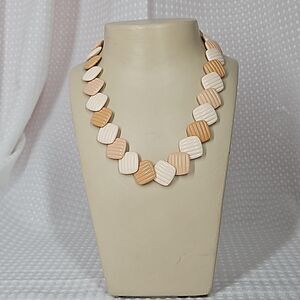 Vintage 1980's Avon Sun & Sand Square Acrylic Bead Necklace